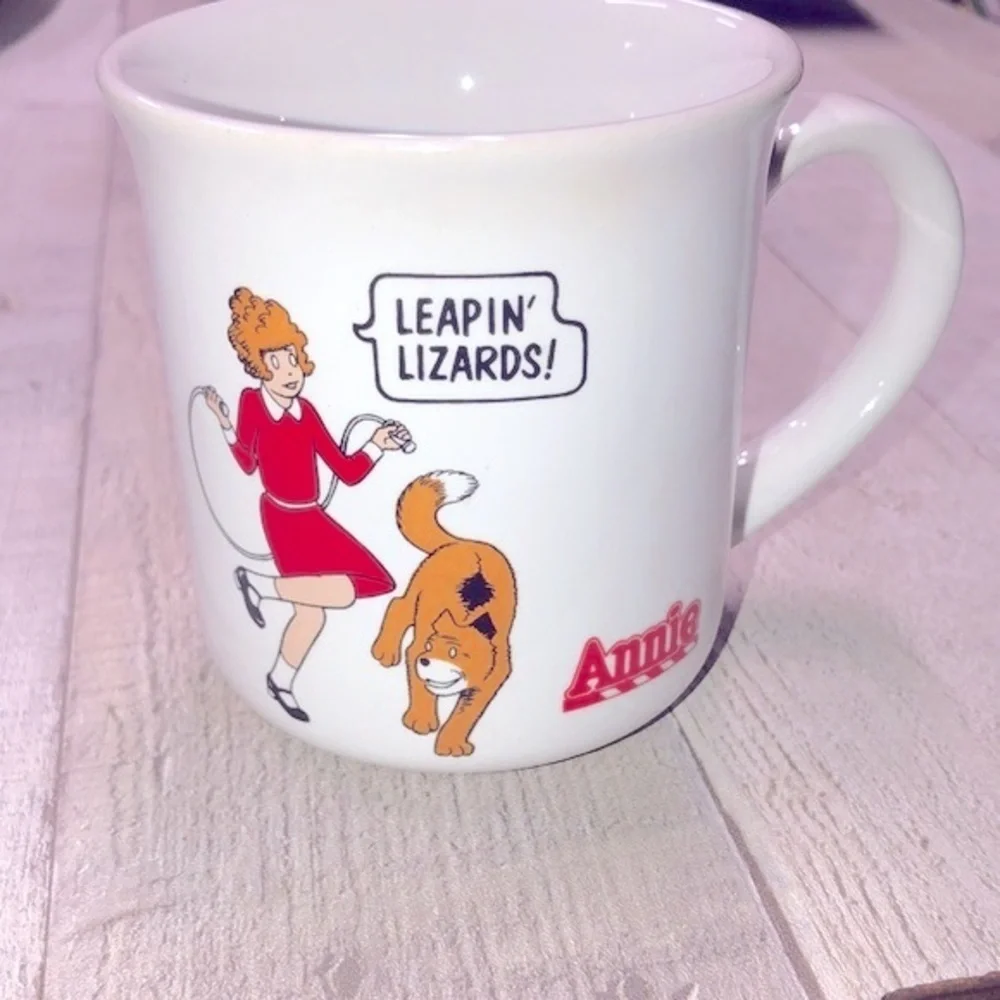 Annie leaping lizards vintage mug